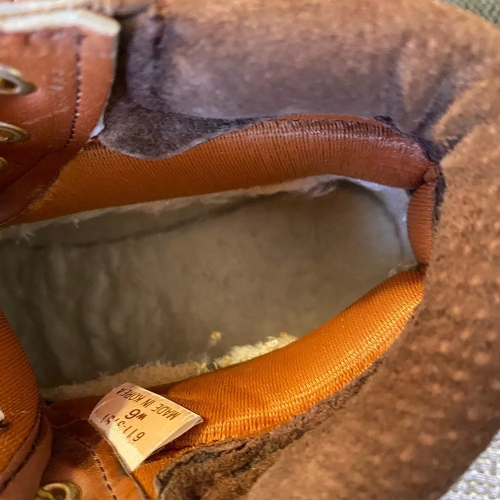 Dunham Winter boots Made in Korea. Size 6